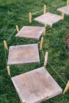 Stepping Stone Path, Stepping Stone Walkways, Stepping Stone Paths, Patio Installation, Backyard Walkway, Patio Steps, Desain Lanskap, Garden Stepping Stones, Stone Pathway