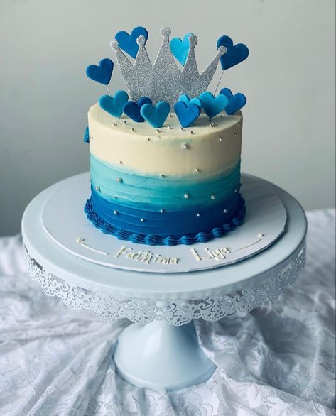 Blue And White Drip Cake, Leo Season Birthday Cake, 40th Birthday Cakes For Men, Cakes Without Fondant, Cake Designs For Girl, Blue Birthday Cakes, Small Birthday Cakes, White Birthday Cakes, Cradle Ceremony