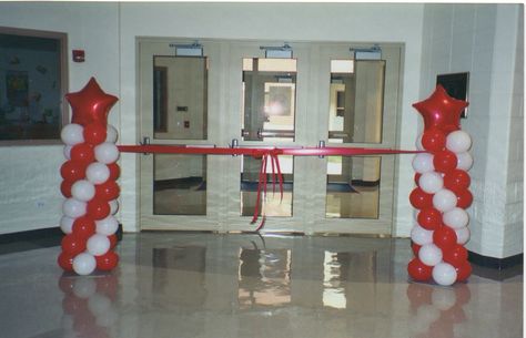 Office Opening Balloon Decoration, Soft Opening Ideas Business Decorations, Grand Opening Balloons Decoration, School Grand Opening Ideas, Shop Inauguration Decoration Ideas, Office Inauguration Decoration Ideas, Opening Ceremony Ideas, Inauguration Decoration Ideas, Grand Opening Ideas Business Decorations