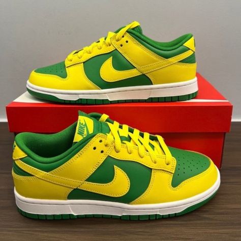 Brand New In Box Nike Dunk Low Retro Bttys Pretty Shoes Sneakers, Sneaker Lovers, Cute Nike Shoes, Girly Shoes, Cute Nikes, Retro Shoes, Nike Air Huarache, Nike Air Max 95, Nike Dunk Low