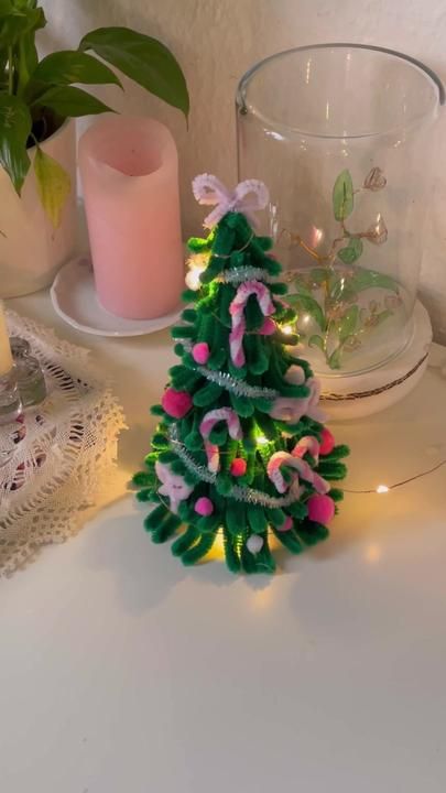 Pipe Cleaner Crafts, Pinterest Diy Crafts, Diy Christmas Decorations, Handmade Christmas Tree, Christmas Tree Crafts, Diy Crafts Paper Flowers, Pipe Cleaners, Diy Crafts To Do, Free Plans