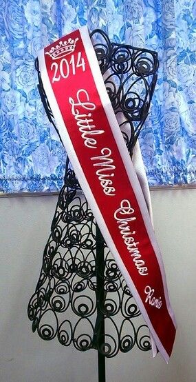 Late Gothic/Early Renaissance - balderic Pageant Sash Sash Ideas Diy, Beauty Queen Costume, Pageant Decorations, Beauty Pageant Sashes, Sash Ideas, Sash Design, Pageant Sashes, Personalized Sash, Gold Bachelorette