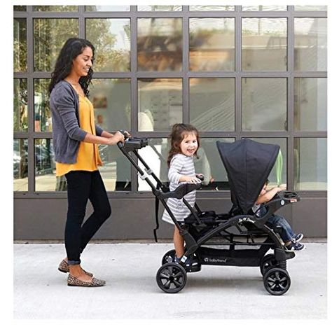 For a mother of two, this stroller is ideal for parents who want to take their two children for a stroll or run errands while keeping them in the same stroller. Uppababy Vista Double, Tandem Stroller, Best Double Stroller, Double Stroller, Jump Seats, Safety Harness, Double Strollers, Baby Trend, Baby Seat