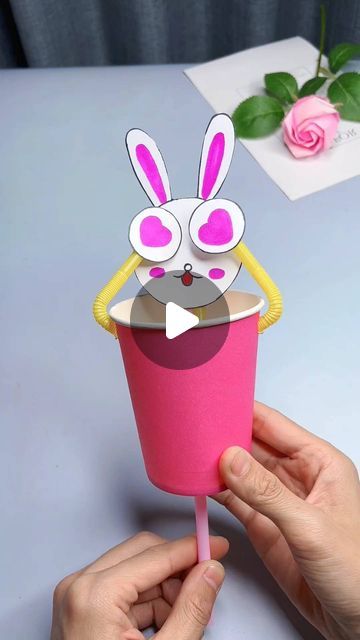 Straw Art And Craft, Crafts With Straws, Straw Crafts For Kids, Cup Crafts For Kids, Handmade Toys For Kids, Plastic Cup Crafts, Rabbit Craft, Rabbit Diy, Diy Montessori Toys