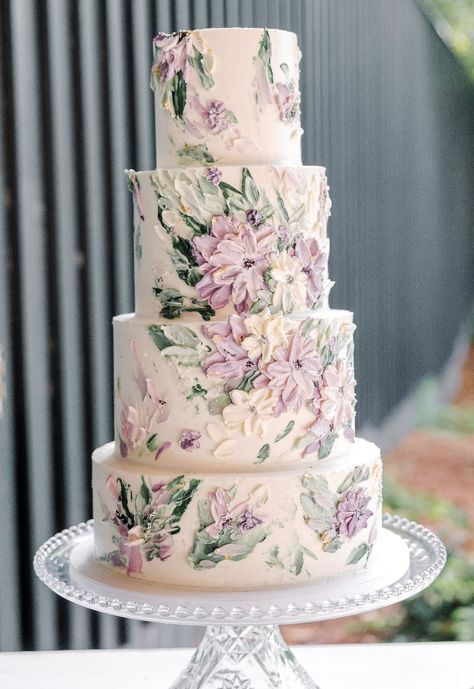 wedding cake, wedding cake inspo, wedding cake idea, wedding, wedding inspo, spring wedding, spring wedding inspo New Cake Design, Hand Painted Wedding Cake, Painted Wedding Cake, Floral Wedding Cake, Floral Wedding Cakes, Tiered Cake, Lilac Wedding, Hand Painted Wedding, Cake Trends