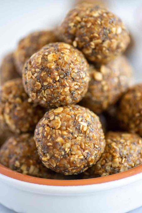 Quinoa Power Balls, Quinoa Protein Balls, Quinoa Balls Recipes, Flaxseed Energy Balls, Plant Based Energy Balls, Quinoa Energy Balls, Reid Diet, Almond Butter Protein Balls, Almond Butter Energy Balls