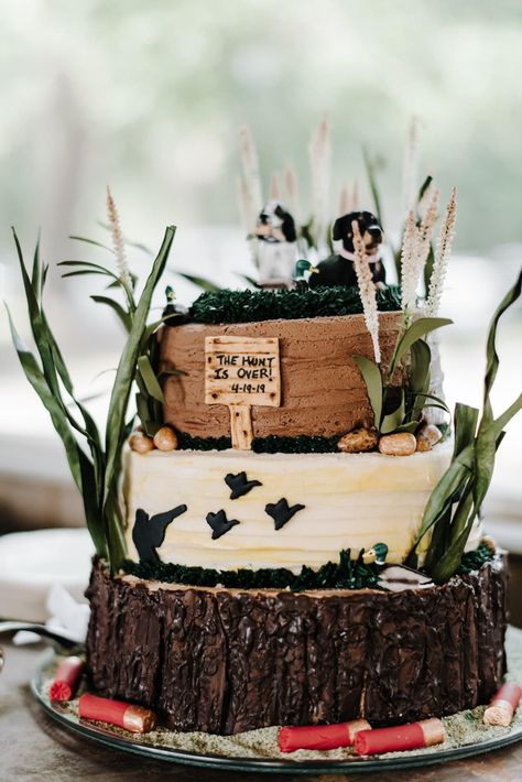 Outdoors Grooms Cake, Hunters Wedding Cake, Outdoor Grooms Cake, Dog Grooms Cake, Army Grooms Cake, Groom Cakes Ideas, Country Grooms Cake, Hunter Grooms Cake, Hunting And Fishing Cake