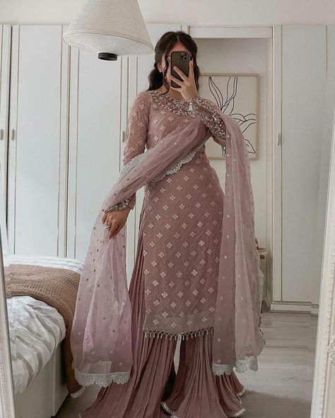 Pakistani Sharara Suit, Pakistani Sharara, Patiyala Dress, Sharara Suit, Pakistani Salwar Kameez, Party Kleidung, Indian Suits, Usa Dresses, Pakistani Outfits