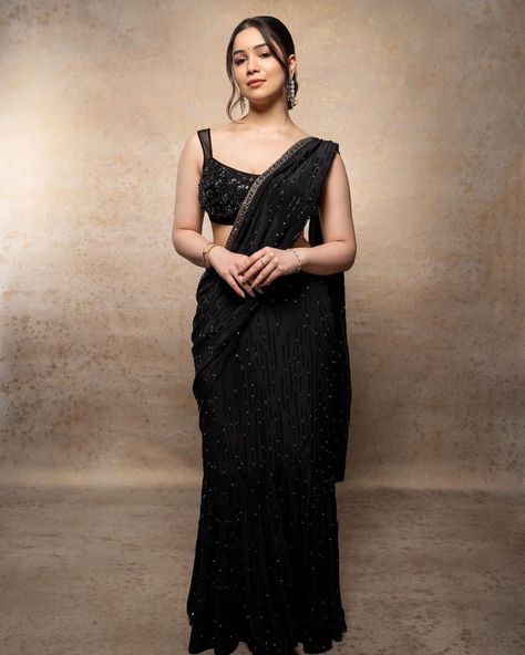 "*TRENDING STYLE NEW FANCY PARTY WEAR BLACK FAUX GEORGETTE SEQUENCE WORK FULLSTITCHED LEHENGA SAREE AND BLOUSE 🚀_  LEHENGA SAREE : FAUX GEORGETTE WITH SEQUENCE EMBROIDERY WORK FULLSTITCHED LEHENGA SAREE WITH FULLFLAIR AND ATTACHED SAREE 2.5Meter CHOLI :  FAUX GEORGETTE WITH SEQUENCE WORK FULLSTITCHED WITH INNER FIT UPTO 44\" SLEEVE ALSO COMES INSIDE THE BLOUSE Weight : 700gm 😀✅Completely Ready to Wear✅😀 😋 👌No Compromise with Qualit" Sara Tendulkar, Lehenga Sari, Sari Lehenga, Bridesmaid Saree, Lehenga Dupatta, Sequence Embroidery, Black Lehenga, Indian Outfits Lehenga, Party Kleidung