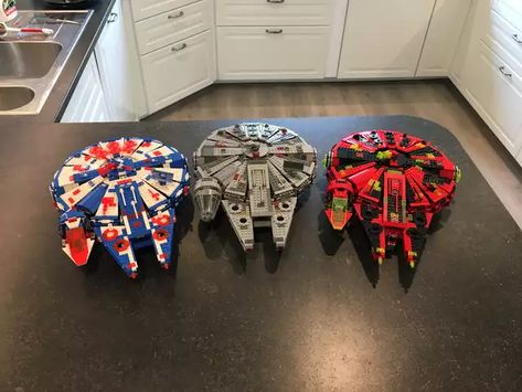 M-Tron Millenium Falcon - Imgur Lego Millenium Falcon, Lego Space Police, Decoracion Star Wars, Millennium Falcon Lego, Lego Film, Lego Universe, Lego Challenge, Lego Sculptures, Lego Ship