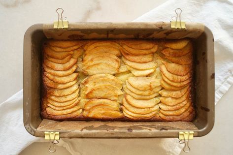 Invisible Apple Cake In A Loaf Pan, Invisible Apple Cake Recipe, Fruit Sweets, Apple Cake Recipe, Custard Cake, Food Network Canada, Rosh Hashana, Apple Cake Recipes, Apple Desserts