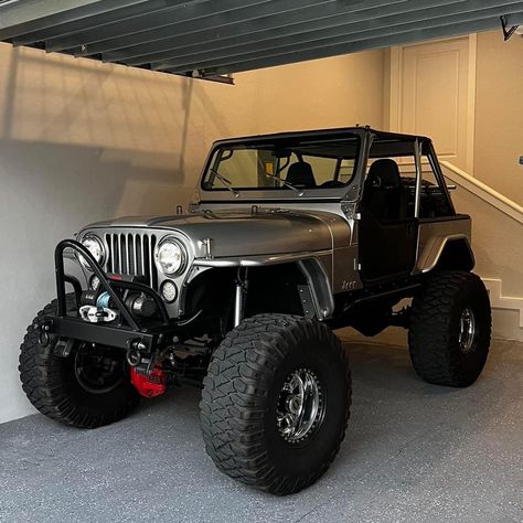 JEEP CJ WORLDWIDE (@jeep_cj5_cj7) • Instagram photos and videos 2 Door Jeep, Classic Trucks Vintage, American Pickup Trucks, Cj Jeep, Custom Jeep Wrangler, Truck Flatbeds, Vintage Jeep, Jeep Cj7, Jeep Cj5