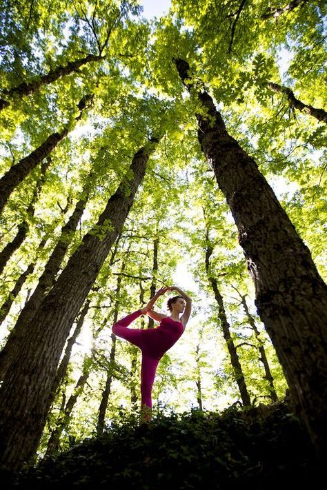 Yoga Photography Outdoor, Yoga Photoshoot Ideas, Hata Yoga, Yoga Inspiration Photos, Yoga Kunst, Photo Yoga, Yoga Poses Photography, Yoga Photoshoot, Beautiful Yoga Poses