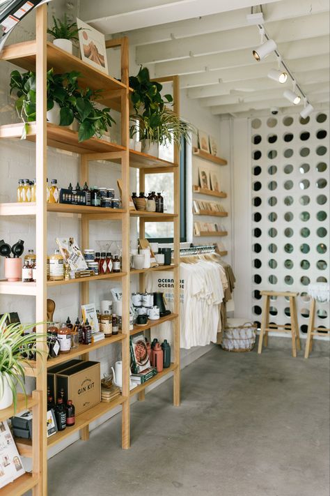 Curated goods for everyone 🌿 Small Store Interior Design, Small Shop Display Ideas, Zero Waste Store Design, Beach Gift Shop, Store Shelves Design Shop Displays, Small Shop Design Retail Stores, Retail Shelving Ideas, Small Shop Interior Design, Small Business Interior