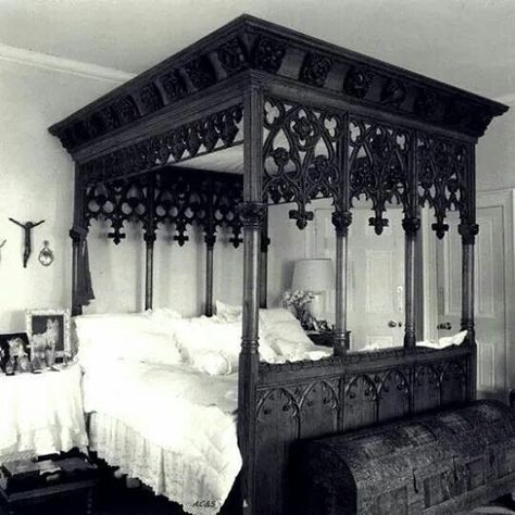 Gothic four poster bed Gothic Bedroom Furniture, Gothic Bed, Gothic Interior, Gothic Bedroom, Gothic Furniture, Four Poster Bed, Modern Interior Decor, Goth Decor, Four Poster