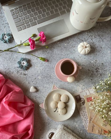 Sunday mood coffee flatlay fall vibes weekend Table Flatlay, Mood Coffee, Sunday Mood, Table Decorations, Coffee, Quick Saves, Home Decor, Home Décor