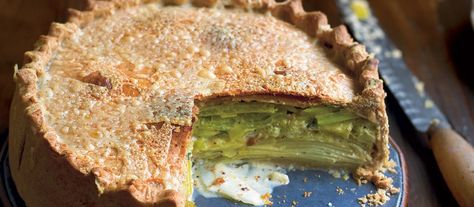 Try a vegetarian pie recipe with a difference; creamy leek, potato and Gruyère encased in crisp pastry. Vegetarian Pie Recipes, Christmas Pie Recipes, Vegetarian Pie, Leek Potato, Christmas Pie, Delicious Magazine, Savory Tart, Savory Pie, It Goes On