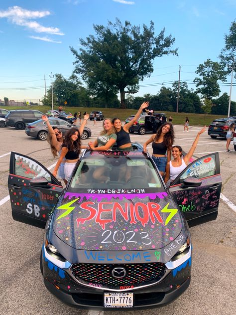 Rondo Car Ideas, Senior Truck Decorations, Senior Car Decorating Ideas 2020 Parade, Decorated Senior Cars, Senior Car 2024, Graduate Car Decoration, Senior Writing On Car Windows, Senior Car Decorating 2023, Class Of 2024 Car Decorating