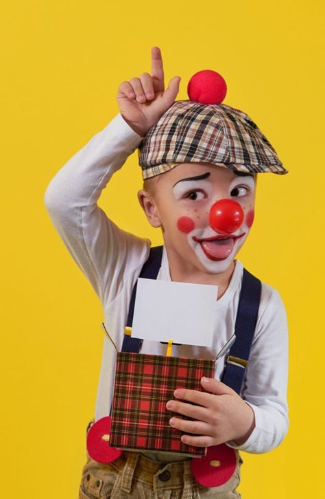 No clown costume is complete without amazing clown makeup Clown Day At School Ideas, Clown Makeup Kids Cute, Clown Makeup Boys For Kids, Kids Clown Face Paint, Toddler Clown Makeup, Clown Face Paint Kids Easy, Clown Makeup For Boys, Cute Clown Makeup For Kids, Diy Clown Costume Kids