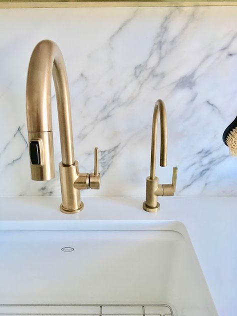 Spray Painted Kitchen Sink Faucet—One Year Later | Renov8or Painting Kitchen Hardware Gold, Painted Faucet Diy, Spray Painting Bathroom Faucets, Painting A Faucet, Bronze Spray Paint For Metal, Spray Paint Kitchen Sink, Spray Painting Faucets Bathroom, Spray Paint Bathroom Faucet, Spray Paint Faucet Bathroom