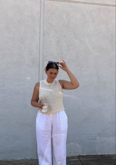 Summer Bar Outfits Midsize, Casual Summer Pants Outfits, White Linen Pants Outfit Midsize, Curvy Summer Outfits Aesthetic, Mom Midsize Outfits, Summer 2024 Midsize, Midsize Photoshoot Outfit, Fashion Outfits Midsize Summer, Midsize Clean Girl Outfits