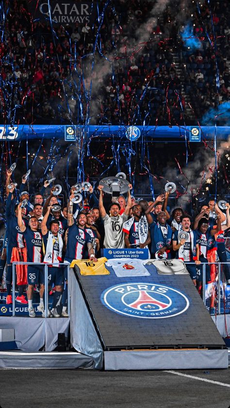 Paris Saint Germain Fc, Football Is Life, Soccer Pictures, Paris Saint, Paris Saint-germain, 4 Photos, Saint Germain, Picture Wall, Fun Sports