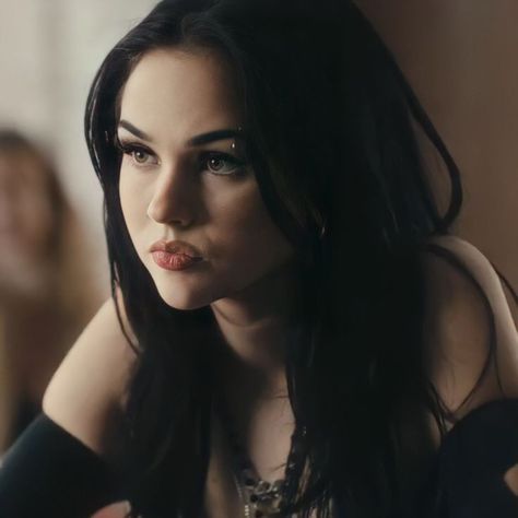 Estilo Megan Fox, Chica Cool, Alt Girls, Maggie Lindemann, Dark Feminine Aesthetic, A New Beginning, Images Esthétiques, Rick Grimes, Feminine Aesthetic