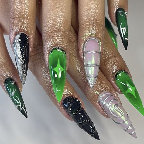 Mars Attacks Nails, Halloween Abstract Nails, Alien Superstar Nails, Sci Fi Nails, Green Spooky Nails, Matrix Nails, Halloween Nails Green, Alien Nails Design, Ufo Nails