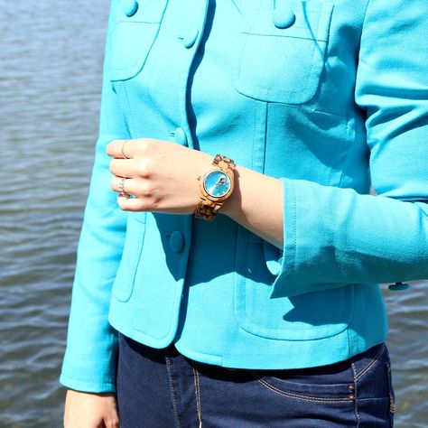 JORD Wood Watch Review - Turquoise and Wood Watch. Makes a great holiday gift idea! Turquoise and wood watch. Diy Fashion Upcycle, Aqua Inspiration, Diy Fashion Projects, Diy Fashion Accessories, Diy Fashion Hacks, Bright Turquoise, Watch Review, Diy Handbag, Product Review