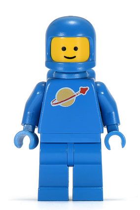 Blue Classic Spaceman | Brickipedia | Fandom powered by Wikia Lego Spaceman, Lego Astronaut, Lego Movie Characters, Lego Tattoo, Lego Space Sets, Lego Stickers, Lego Movie 2, Vintage Lego, Lego Minifigs