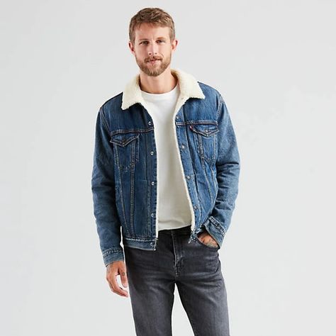 Trucker Jacket Men, Sherpa Trucker Jacket, Levis Outfit, Outfit Essentials, Preppy Mens Fashion, Mens Fashion Blazer, Jean Jacket Men, Types Of Jeans, Hipster Mens Fashion