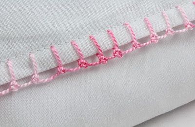 Knot-stitch edging tutorial. Diy Laine, Knot Stitch, Sewing Stitches, Heirloom Sewing, Crochet Borders, 자수 디자인, Needle Arts, Blanket Stitch, Crochet Edging