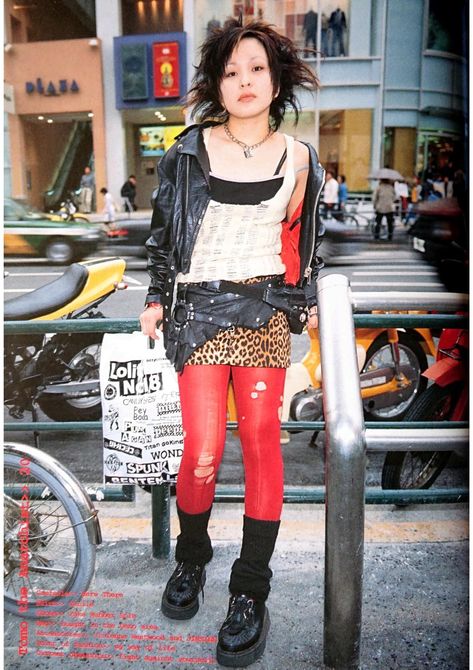 2000s Brother Aesthetic, Japan Street Fashion, Shoichi Aoki, Japan Punk, Fruits Magazine, Harajuku Punk, Red Tights, Harajuku Street, 일본 패션