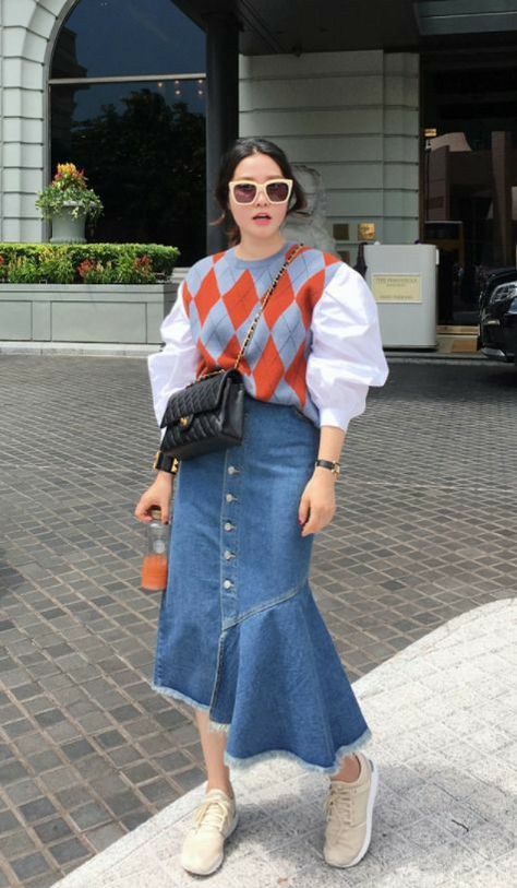 Rok Outfit, Full Of Energy, Looks Street Style, Denim Skirts, 가을 패션, Casual Style Outfits, Bold Prints, Outfits Casuales, Modest Outfits