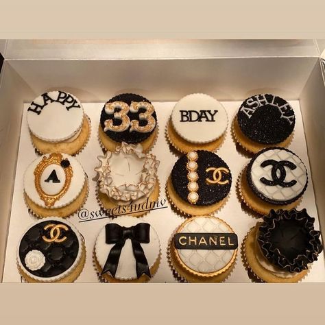 Chanel Themed Party, Dior Cupcakes, Chanel Birthday Theme, Cupcake Icing Designs, Paris Cupcakes, Chanel Cupcakes, Designer Cupcakes, 39 Birthday, 55 Birthday