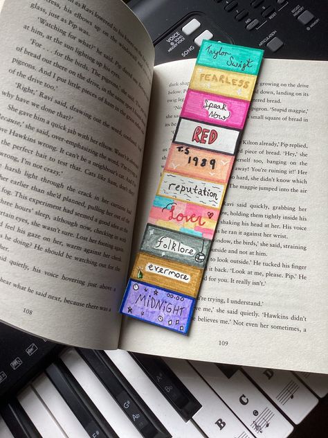 Taylor Swift Watercolor Bookmark, Taylor Swift Aesthetic Bookmark, Taylor Swift Junior Jewels Shirt Diy, Taylor Swift Album Bookmarks, Bookmark Ideas Taylor Swift, Taylor Swift Cute Drawing, Taylor Swift Book Mark Diy, Presents For A Swiftie, Gift For A Swiftie