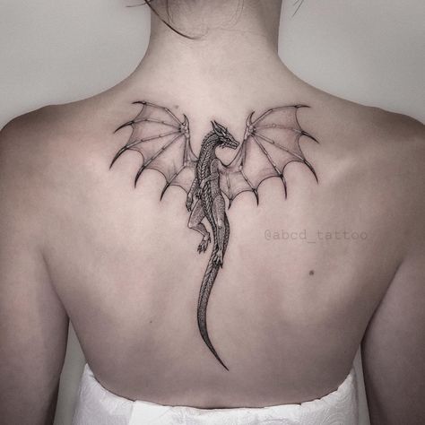 #dragontattoo #dragontattoodesigns #dragontattooforwomen #dragon Large Dragon Back Tattoo, Dragon Back Tattoo Design, Midevil Dragon Tattoos, Dragon Flying Up, Dragon Tattoo Back Women, Dragon Spine Tattoo For Women, Abcd Tattoo, Dragon Sketch Tattoo, Big Dragon Tattoo