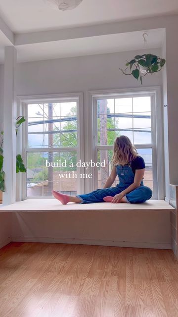 Annika Hinds on Instagram: "i’m back with a renter-friendly daybed DIY🛏️ I wish I had made this change sooner!! i love my window seat but even covered in cushions it was never comfortable and never used. now this is the perfect spot to lounge in the sun ☀️" Daybed Diy, Diy Window Seat, Diy Daybed, Daybed Cushion, Window Bed, Diy Window, Renter Friendly, I Wish I Had, Window Seat