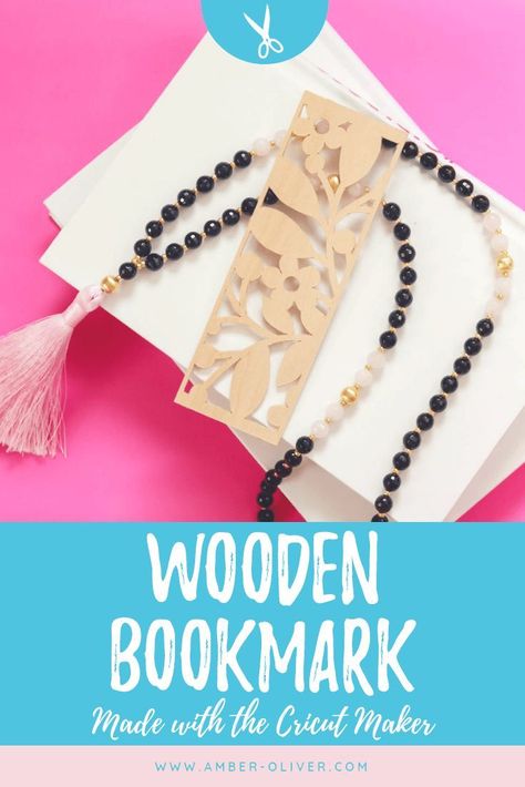 Bookmarks Cricut, Make Bookmarks, Wooden Bookmarks, Diy Locker, Diy Wainscoting, Idee Cricut, Maker Project, Tutorials Diy, How To Make Bookmarks