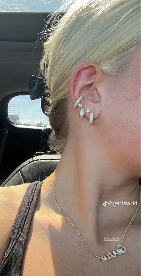 Multiple Ear Piercings Classy, Silver Earrings Stack Aesthetic, 3 Piercing Stack, Elegant Earring Stack, Gold Earring Combo, Silver Earring Stack, Gold Ear Stack, Jewlery Tattoo, 3 Ear Piercings