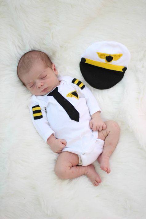 Pilot Baby, Baby Boy Newborn Photography, Kids Dress Collection, Having A Baby Boy, Baby Boy Dress, Baby Garments, Kids Dress Up, Baby Sewing Projects, Foto Baby