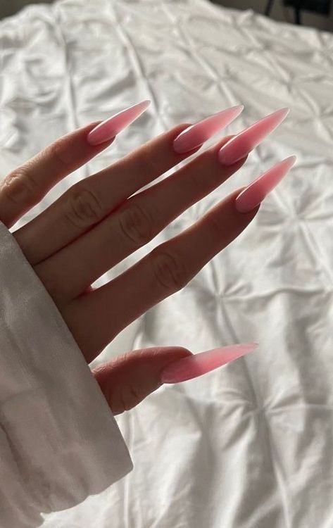 Simple Stiletto Nails, Acrylic Nails Stiletto, Stilleto Nails Designs, Long Almond Nails, Maquillage On Fleek, Long Almond, Long Stiletto Nails, Wow Nails, Asian Nails