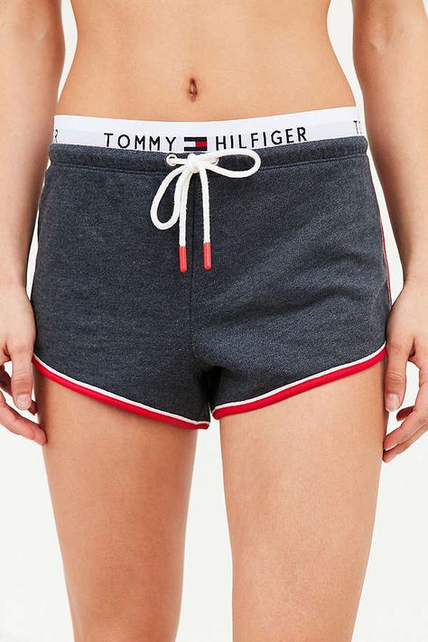 Slide View: 2: Tommy Hilfiger X UO Retro Short Hilfiger Outfits, Shorts Rosa, Bride Dressing Gown, Tommy Hilfiger Shorts, Retro Shorts, Closet Goals, Florida Vacation, Christmas 2019, Awesome Stuff