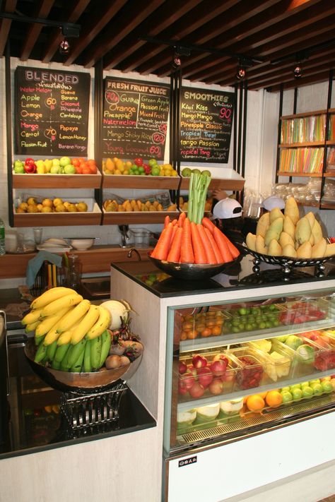 Juicing Business Ideas, Juice Bar Menu Ideas, Smoothie Business Ideas, Juice Shop Ideas, Small Juice Bar Design, Smoothie Shops, Smoothie Business, Juice Bar Interior, Juice Business