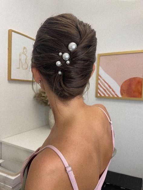 Polished Updo Wedding, Sleek Low Updo Wedding Hair, Hair Up Chignon, Wedding Hair In Bun, Classic Bride Updo, Fancy Hair Updos Classy, Updo Hairstyles With Pearls, Wedding Updo Styles, 90s Updo Bridal