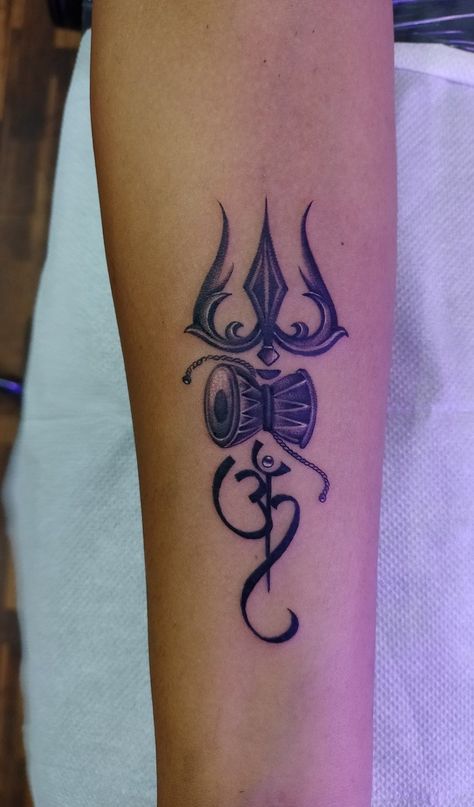 Prince tattoo studio raipur chhattisgarh Damru Tattoo, Lord Shiva Tattoos, Om Trishul Tattoo, Prince Tattoo, Trishul Tattoo Designs, Love Symbol Tattoos, Raipur Chhattisgarh, Tattoo Design For Hand, Om Tattoo Design