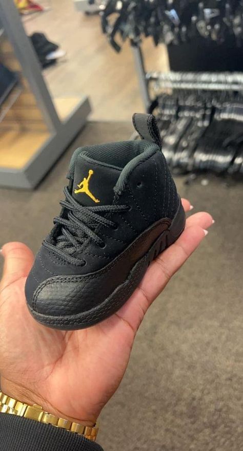 Black Baby Boy Outfits, Baby Luxury, Baby Jordans, Black Baby Boys, Baby Boy Swag, Baby Fashionista, All Nike Shoes, Cute Nike Shoes