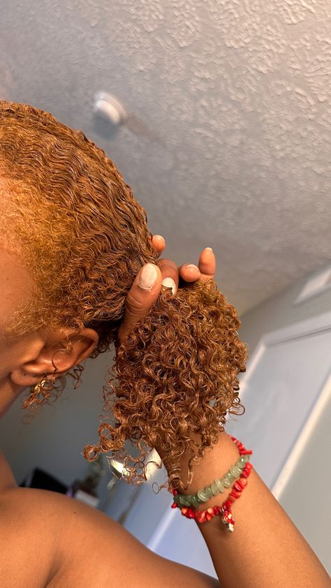 Ginger Type 4 Hair, Sunset Dyed Hair, Dyed Braids, Short Dyed Hair, Dyed Curly Hair, Hair Dye Ideas, Pretty Braids, Honey Brown Hair, Photo Music