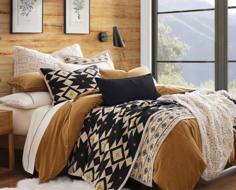 Diamond W Ranch LLP Aztec Bedding, Southwestern Bedroom, Southwestern Bedding, Rustic Quilts, Western Bedding, Dining Table Accessories, Velvet Quilt, Knit Throw, Master Bed