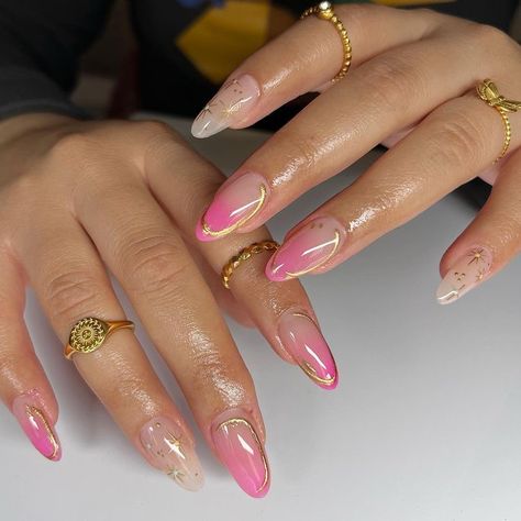 Gold And Pink Nails Ideas, Almond Shape Birthday Nails, Ethereal Nail Design, Nude Aura Nails, Almond Nails Barbie, Aura Nails With Gold, Cool Pink Nails, Nail Designs Round, Pink Gel X Nails